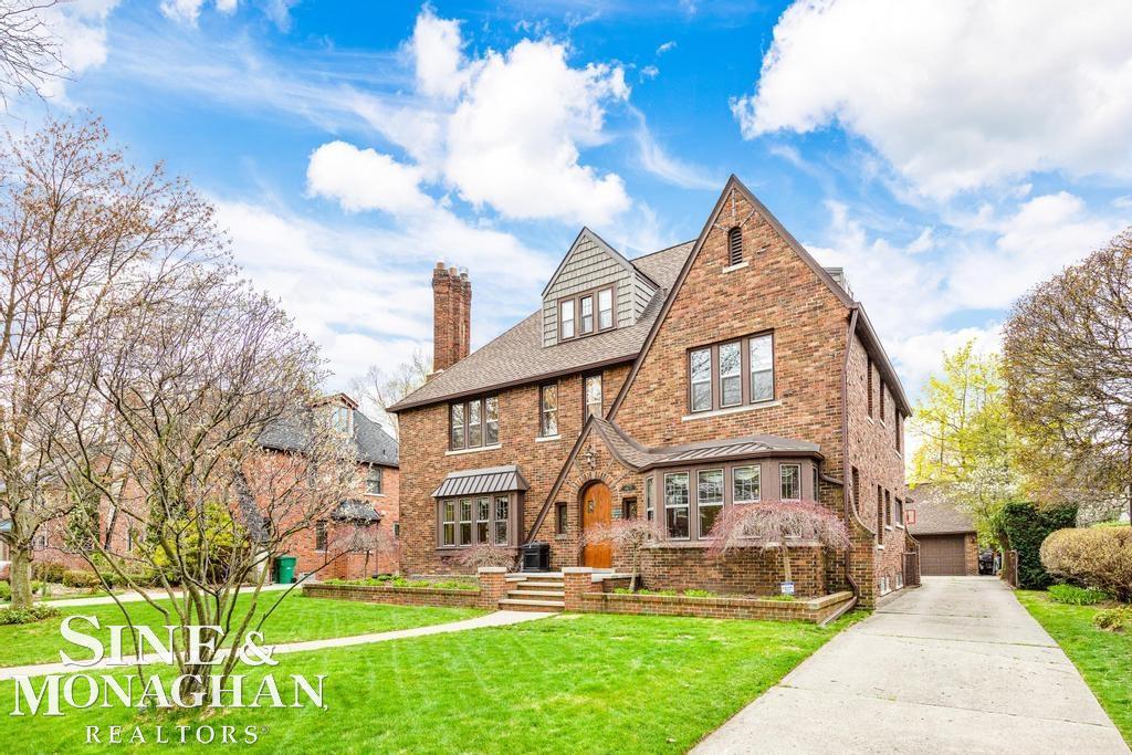 1027 Yorkshire Road Grosse Pointe, MI 48230 - Photo 3 of 64 50106116-2.JPG