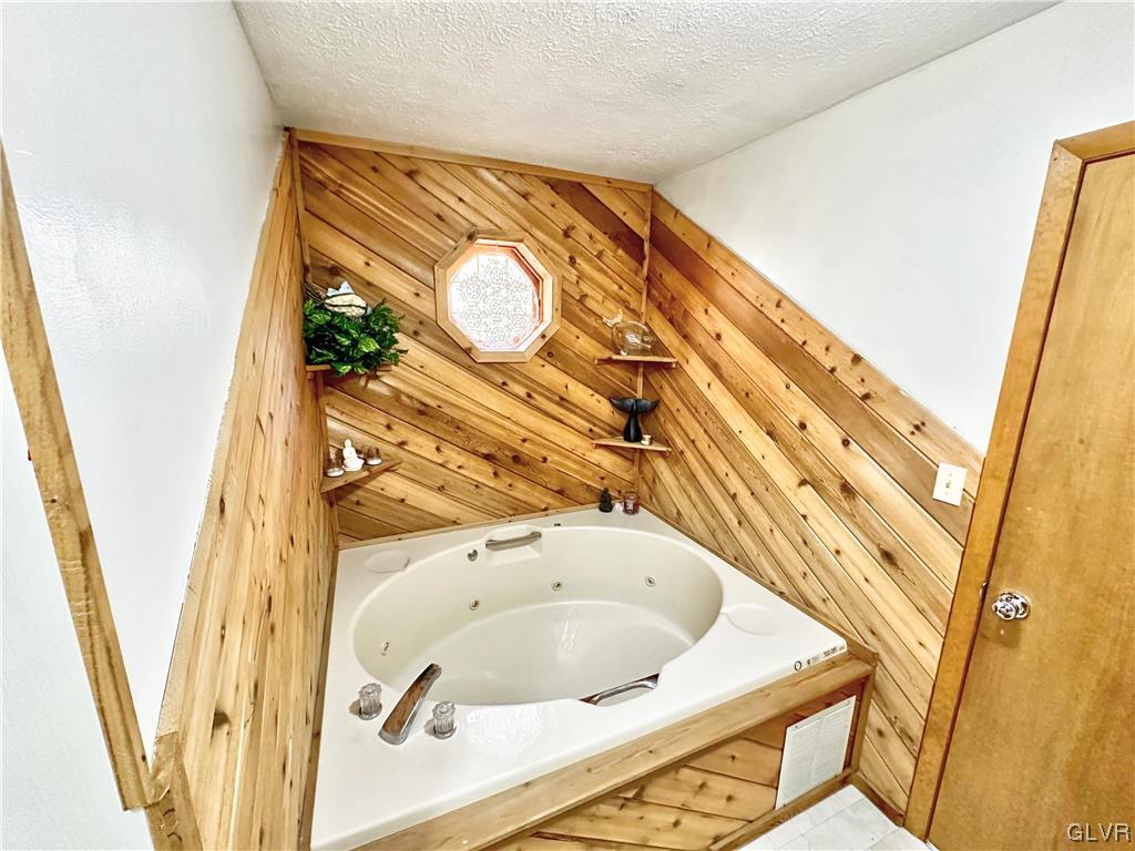 6467 Decker Road Bushkill, PA 18324 - Photo 21 of 35