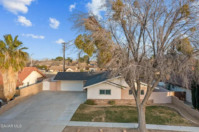 $500,000 | 43860 Fenner Avenue, Lancaster, CA 93536