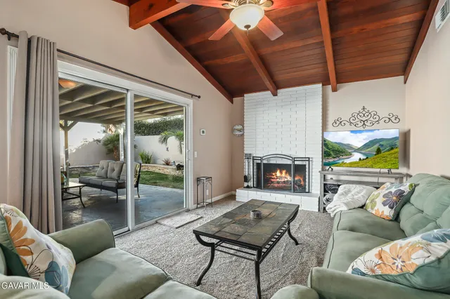 $500,000 | 43860 Fenner Avenue, Lancaster, CA 93536