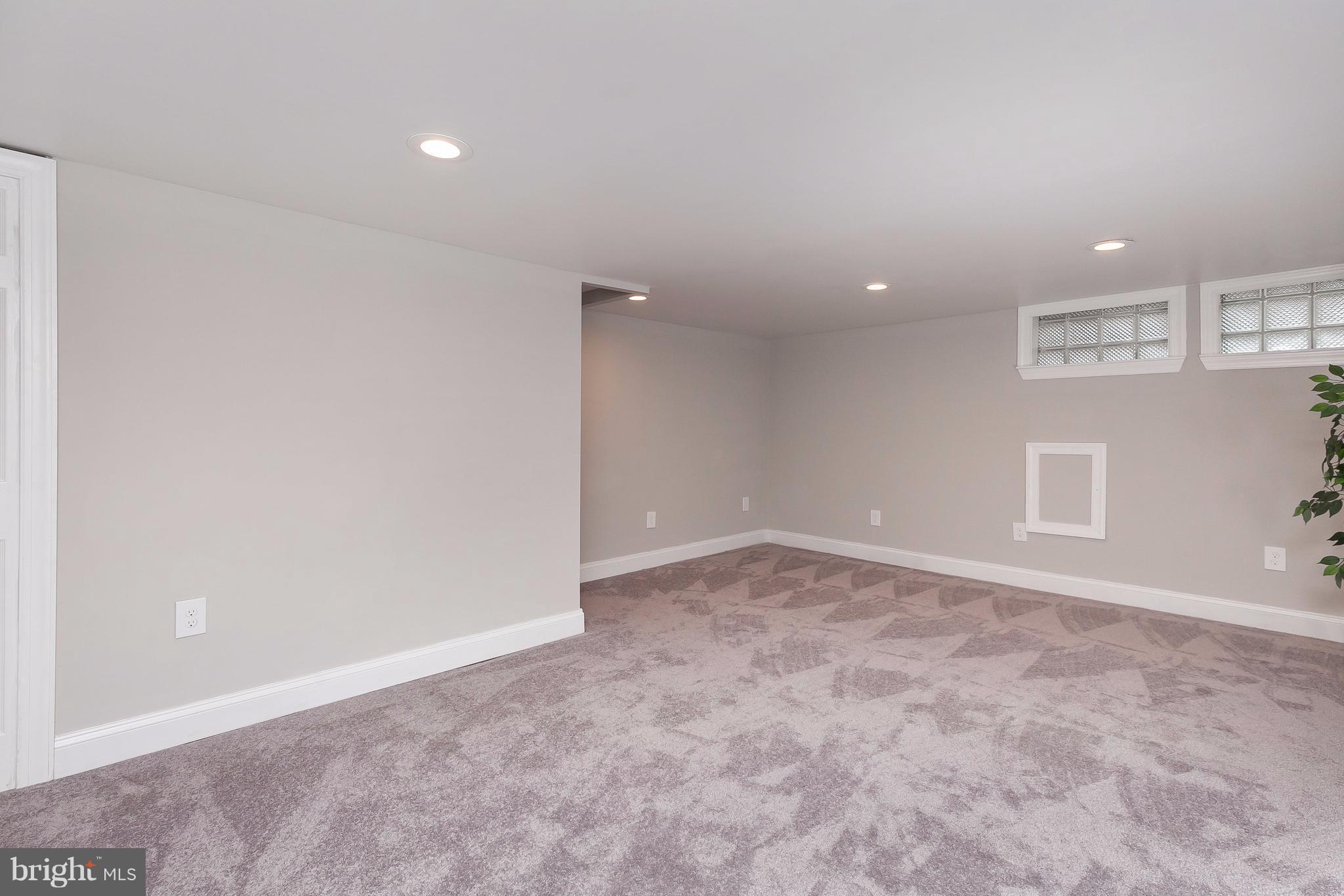 7433 Berkshire Road Baltimore, MD 21224 - Photo 16 of 21 Family Room