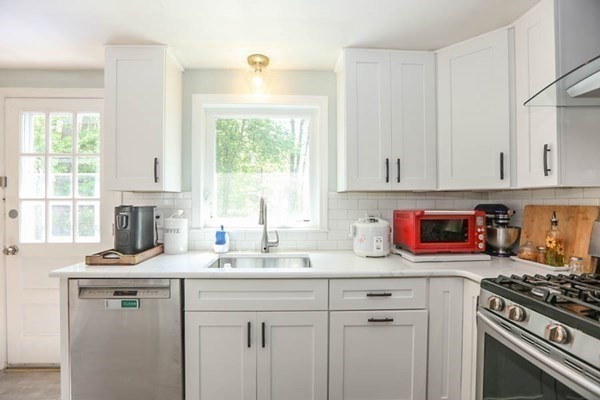 18 Cathy Road Chelmsford, MA 01824 - Photo 12 of 26