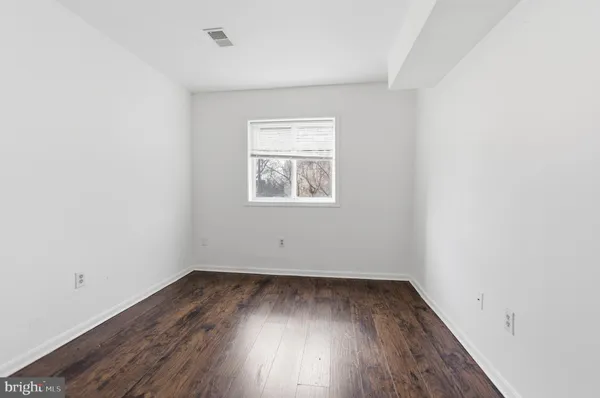 $1,250 | 506 Eastern Avenue Northeast, Unit 202, Washington, DC 20019