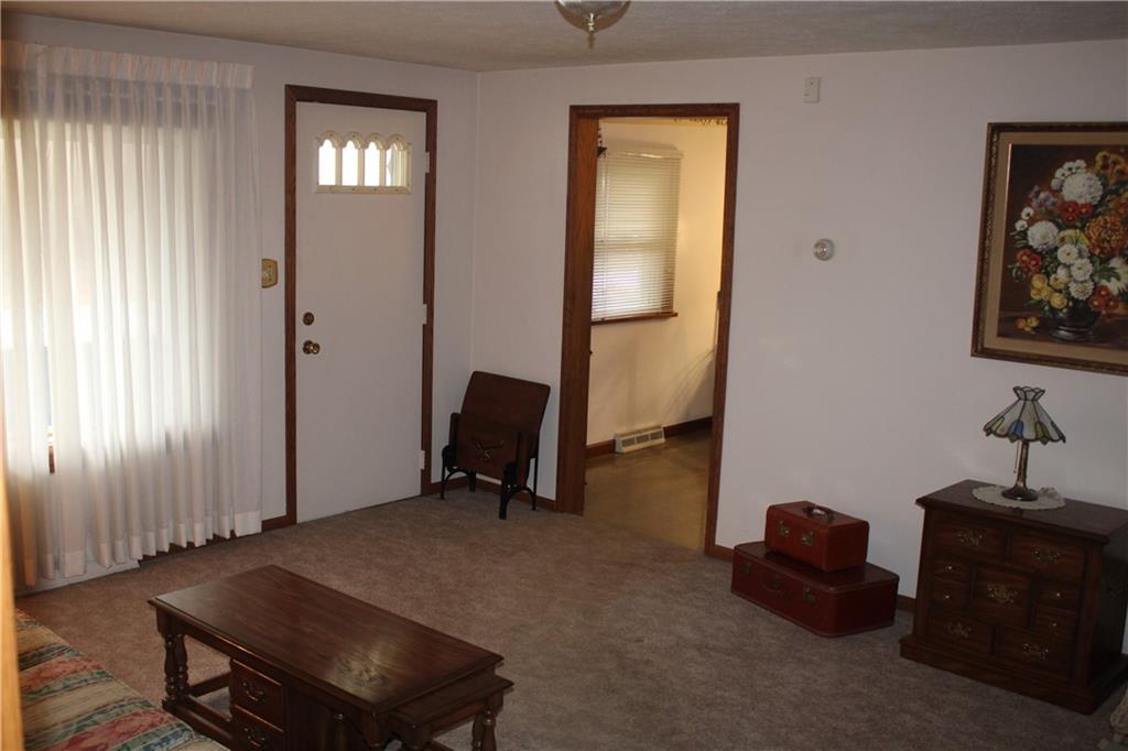 110 Markle Road Apollo, PA 15613 - Photo 7 of 17 Living Room