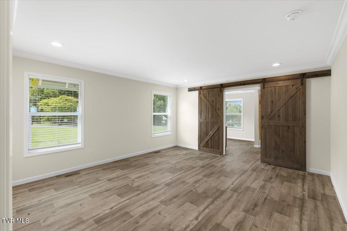 2739 Siam Road Elizabethton, TN 37643 - Photo 16 of 42 27-128A6837
