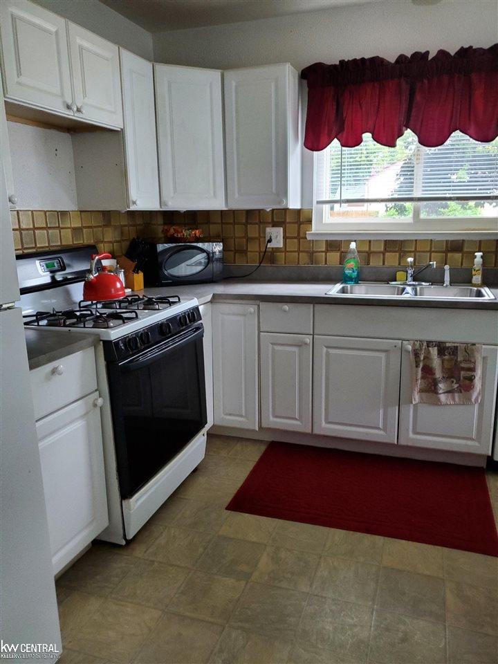 23113 Rausch Avenue Eastpointe, MI 48021 - Photo 17 of 22 50045956-16.JPG