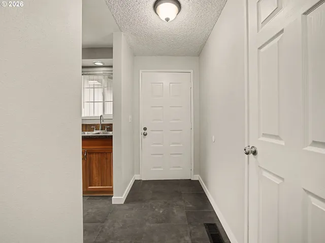 $415,000 | 18052 Seaman Avenue, Sandy, OR 97055