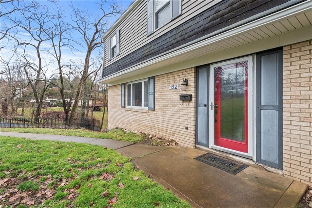 122 Harding Road Pittsburgh, PA 15229 - Photo 2 of 25 Gallery Image 2