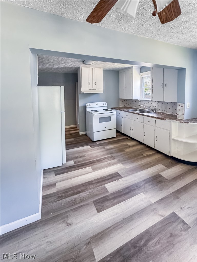 2041 13th Street Southwest Akron, OH 44314 - Photo 3 of 20