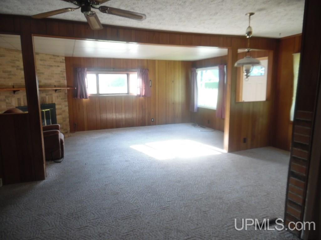 4955 12th Road Escanaba, MI 49829 - Photo 5 of 27