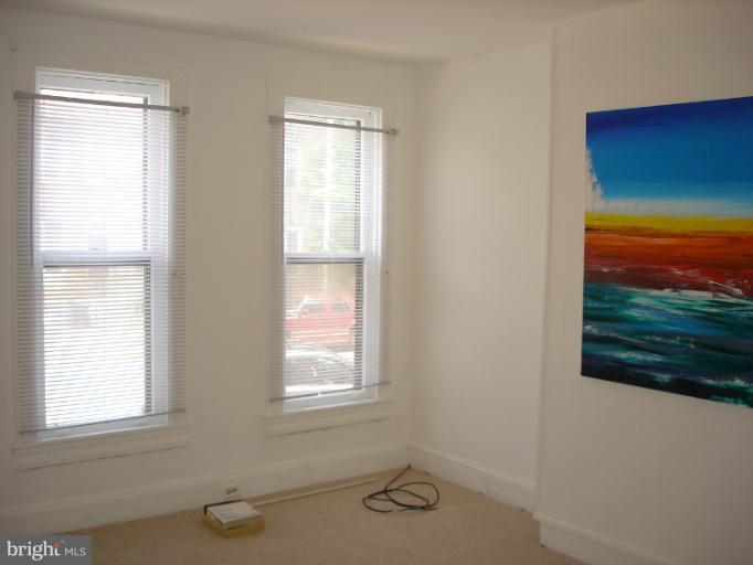 2934 Keswick Road Baltimore, MD 21211 - Photo 28 of 30 Living Room
