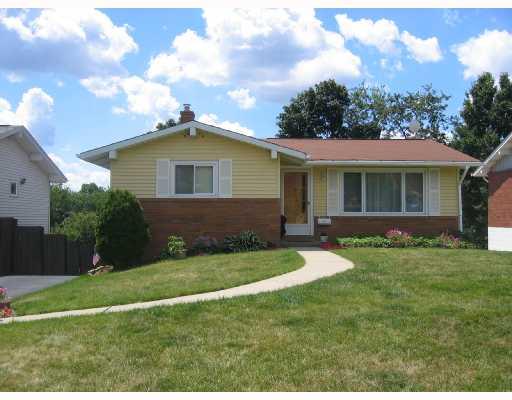 54 Robinhood Road Pittsburgh, PA 15220 - Photo 1 of 8 Exterior Front.