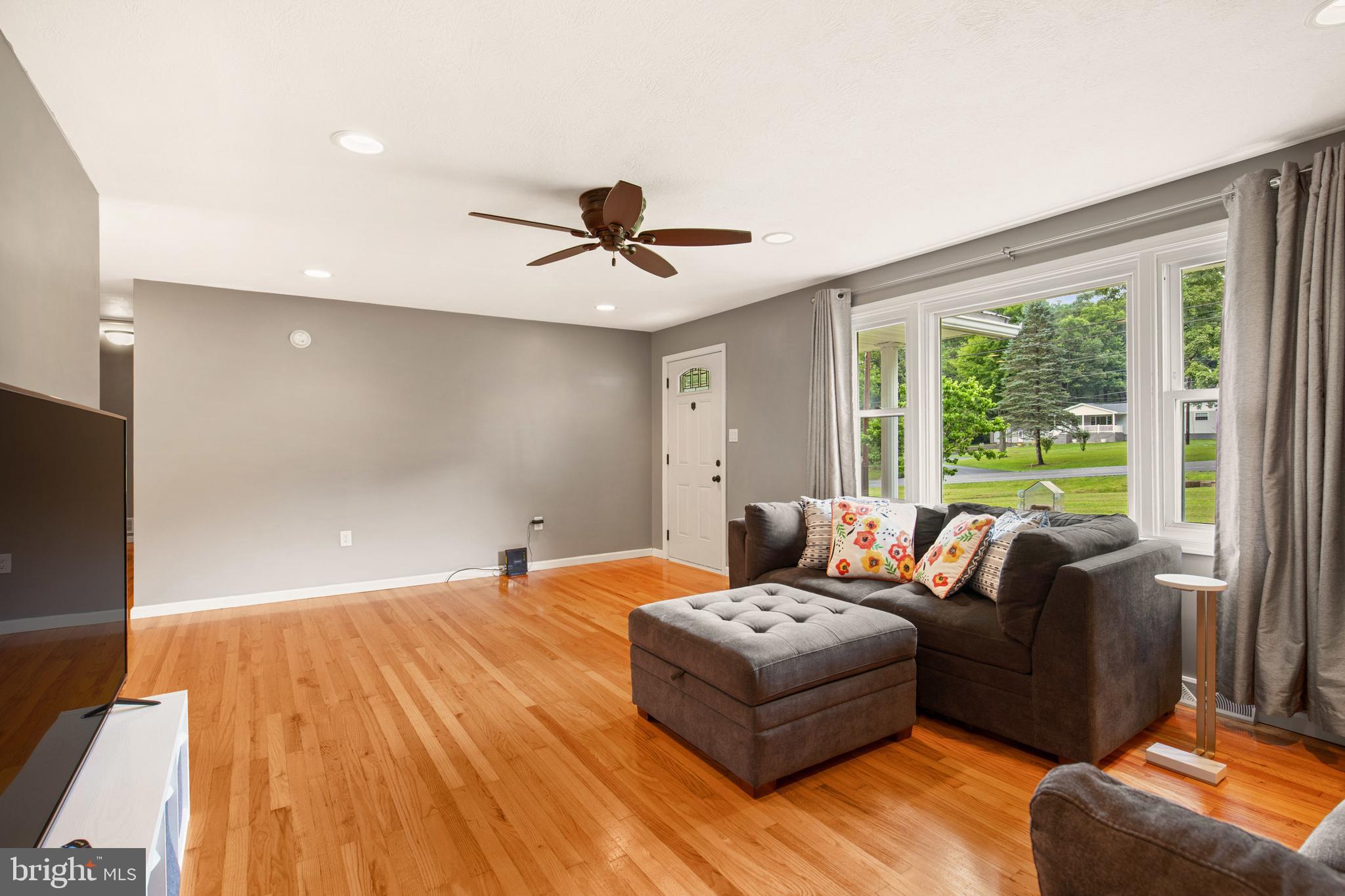 12015 Vale Summit Road Southwest Frostburg, MD 21532 - Photo 3 of 51 Gallery Image 3