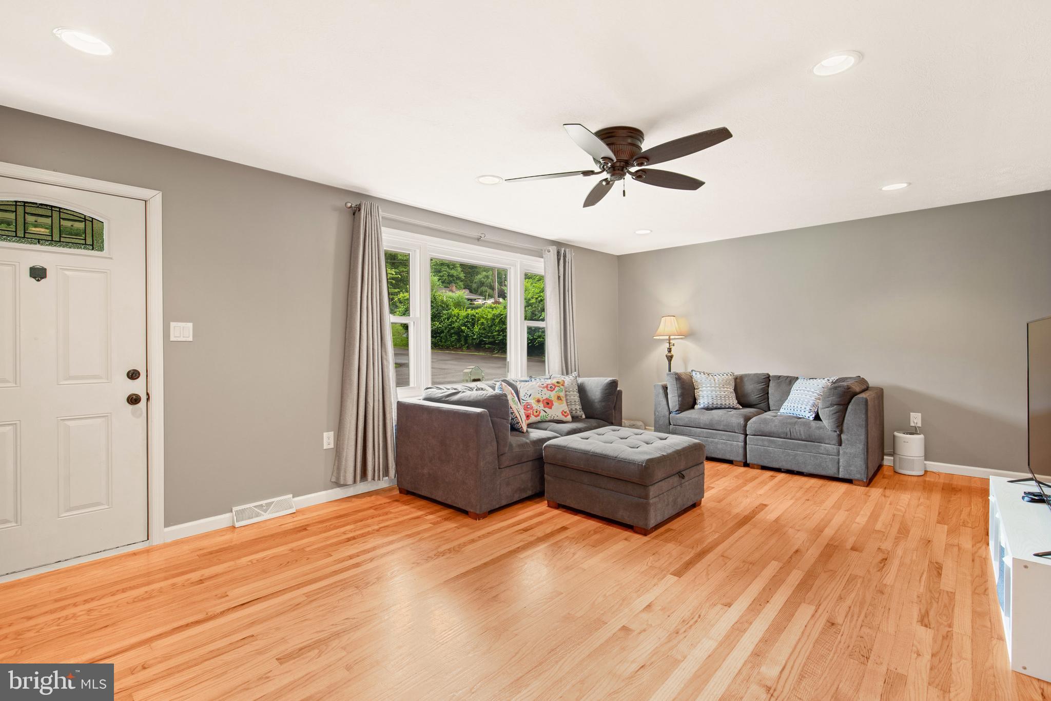 12015 Vale Summit Road Southwest Frostburg, MD 21532 - Photo 4 of 51 Gallery Image 4