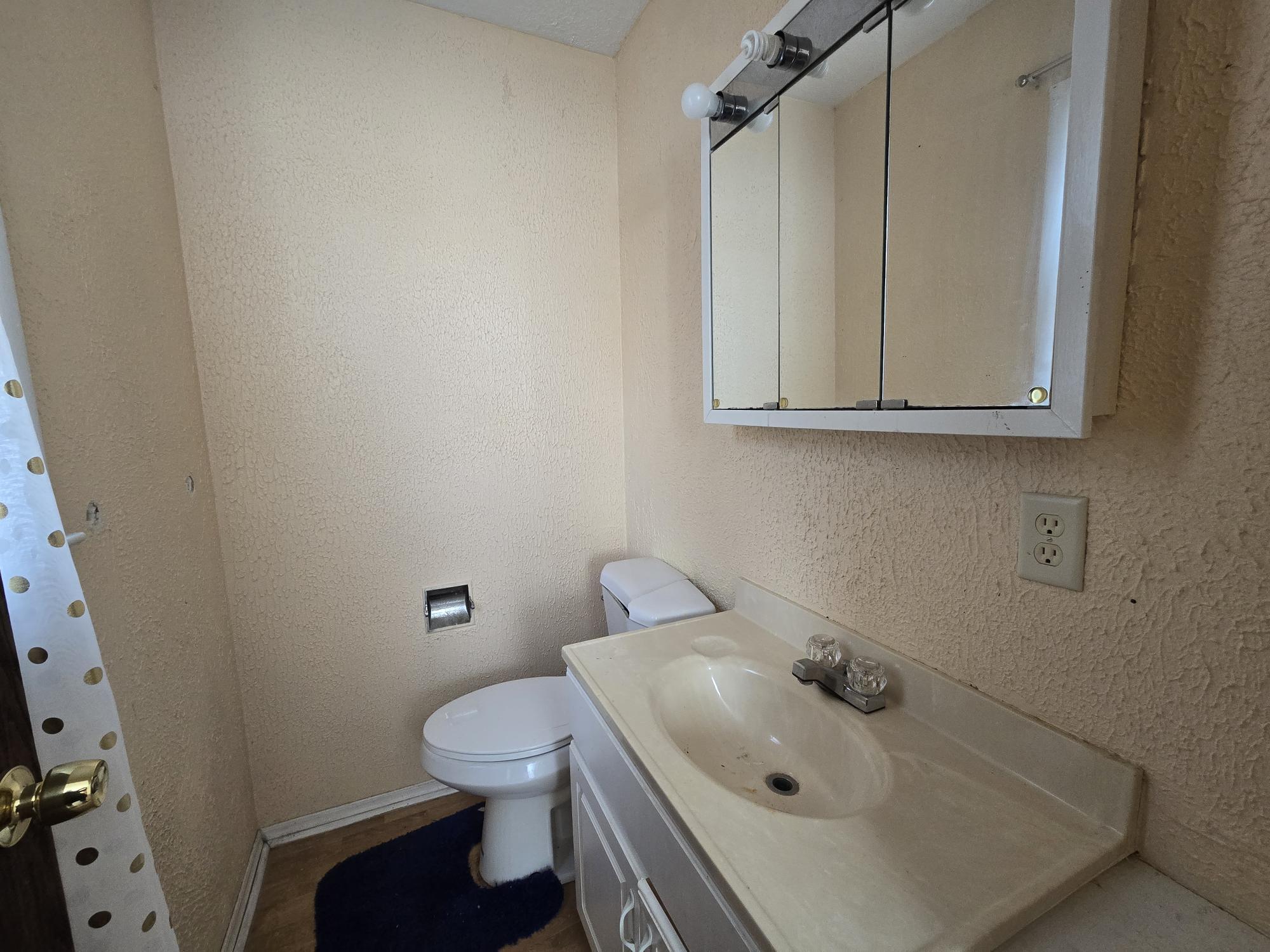 5822 North 92nd Street Milwaukee, WI 53225 - Photo 7 of 21 Primary Half Bath