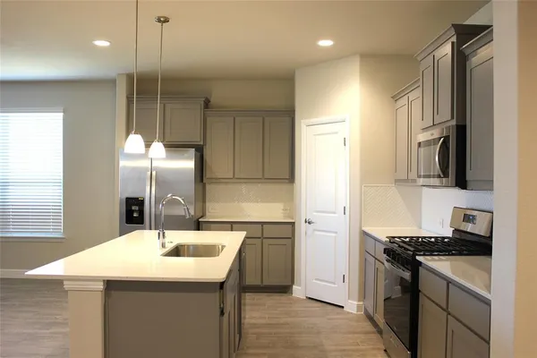 $2,550 | 16028 Bronte Lane, Fort Worth, TX 76247