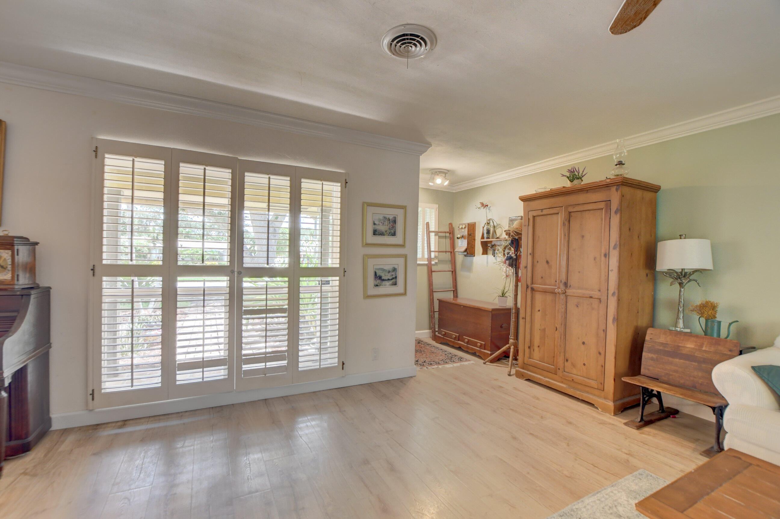 353 Southwest 7th Terrace Boca Raton, FL 33486 - Photo 4 of 22 06_ebf_0491_2_3_4_5