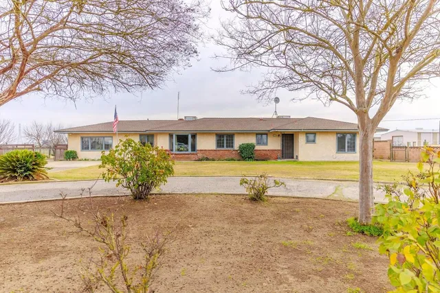 $715,000 | 11175 East South Avenue, Del Rey, CA 93616