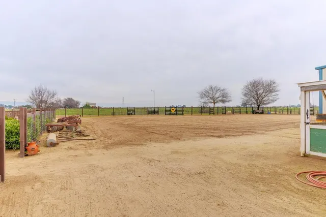 $715,000 | 11175 East South Avenue, Del Rey, CA 93616