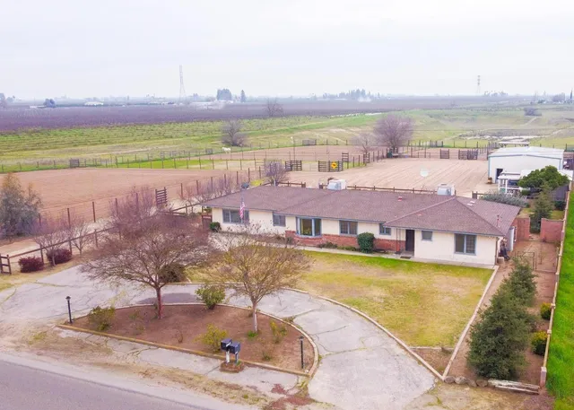 $715,000 | 11175 East South Avenue, Del Rey, CA 93616