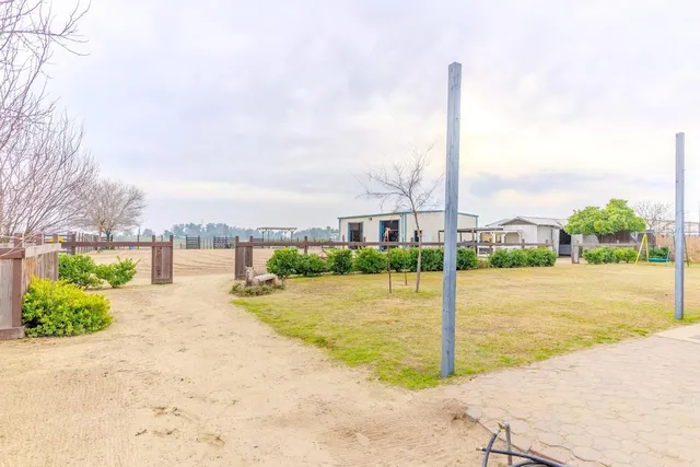 $715,000 | 11175 East South Avenue, Del Rey, CA 93616