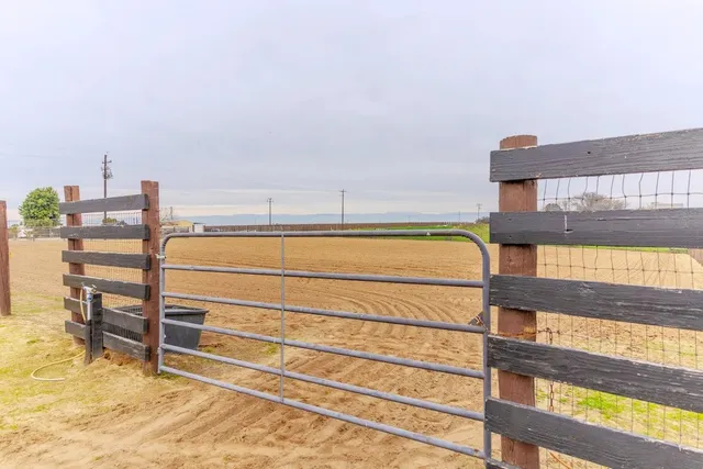 $715,000 | 11175 East South Avenue, Del Rey, CA 93616