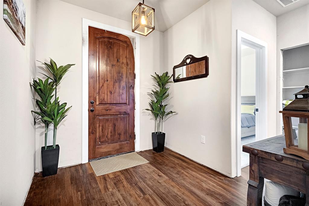 540 East Main Street Pilot Point, TX 76258 - Photo 5 of 28