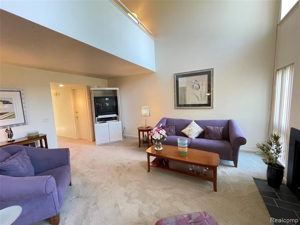 680 Highgate Mews, Unit 73 Rochester Hills, MI 48307 - Photo 6 of 43