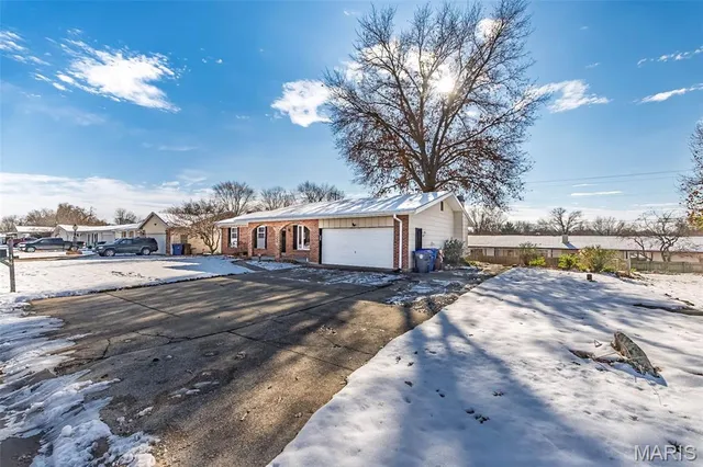 $310,000 | 14 South Joyce Ellen Way, St. Peters, MO 63376