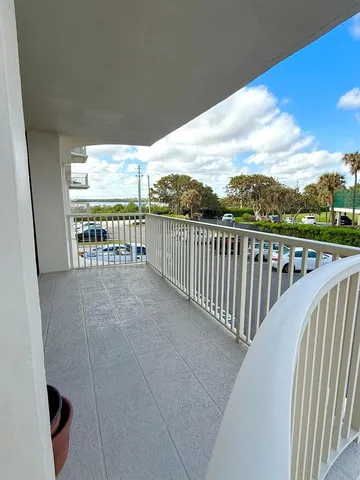 $425,000 | 5480 North Ocean Drive, Unit B1A, Singer Island, FL 33404