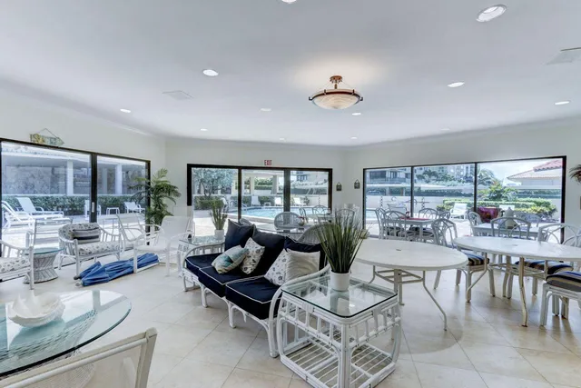 $425,000 | 5480 North Ocean Drive, Unit B1A, Singer Island, FL 33404