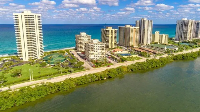 $425,000 | 5480 North Ocean Drive, Unit B1A, Singer Island, FL 33404