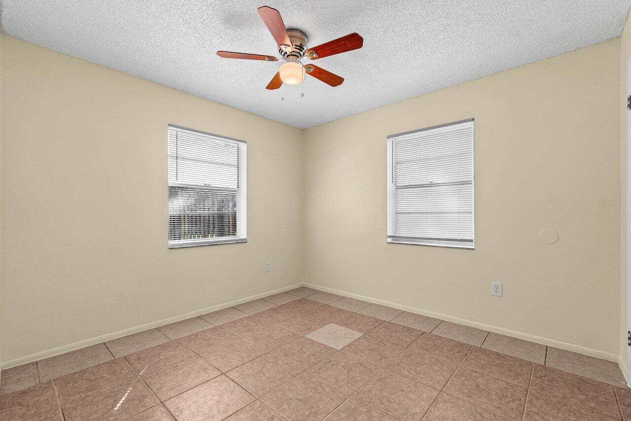 4863 Gulfstream Road Lake Worth, FL 33461 - Photo 17 of 20 016-4863GulfstreamRoad-LakeWorthBeach-FL