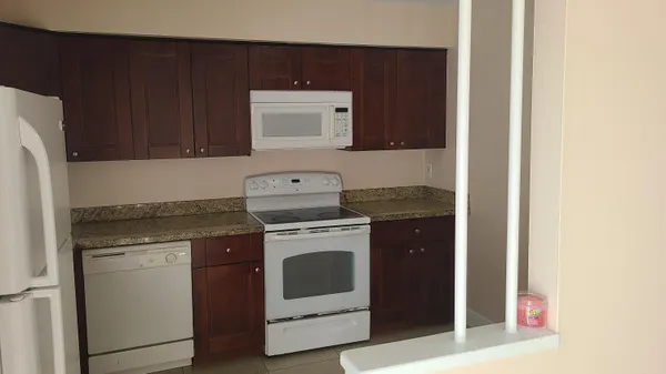 $2,100 | 1803 Wharf Lane, Greenacres, FL 33463