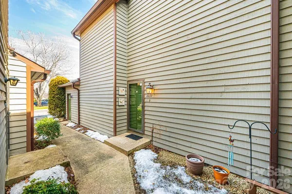 $349,900 | 2231 6th Street Northwest, Unit 16, Hickory, NC 28601