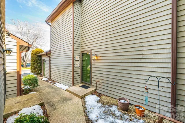 $349,900 | 2231 6th Street Northwest, Unit 16, Hickory, NC 28601
