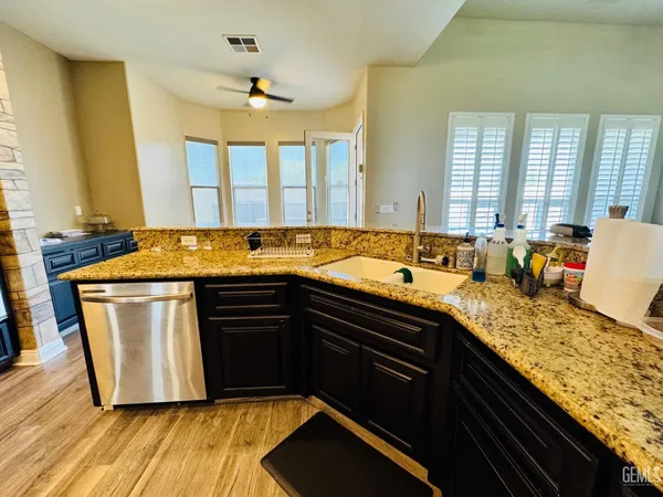$650,000 | Undisclosed Address, Bakersfield, CA 93312