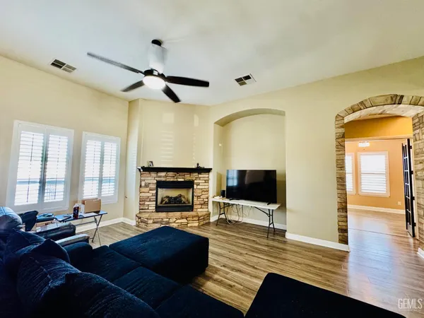 $650,000 | Undisclosed Address, Bakersfield, CA 93312