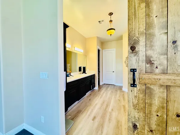 $650,000 | Undisclosed Address, Bakersfield, CA 93312
