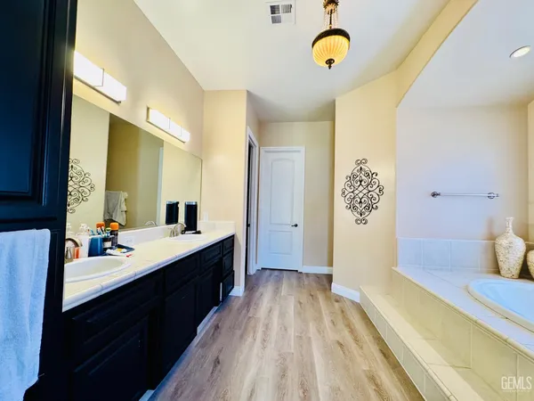 $650,000 | Undisclosed Address, Bakersfield, CA 93312