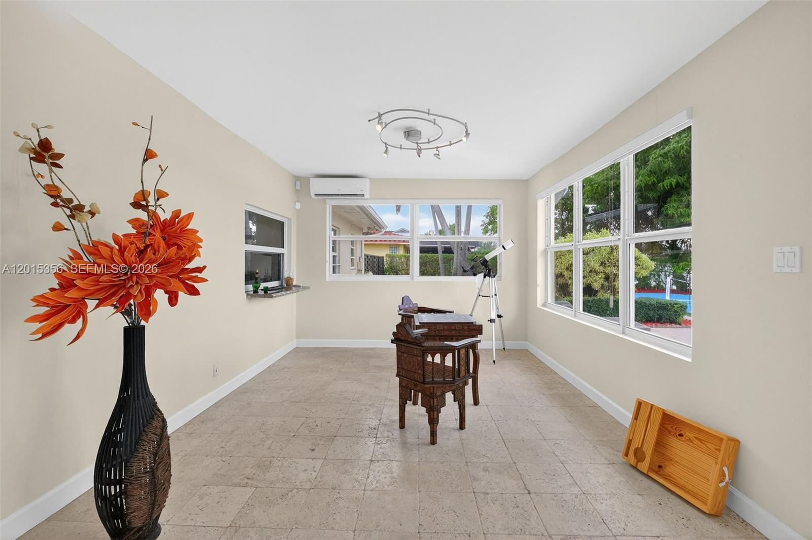 9261 Southwest 88th Street Miami, FL 33173 - Photo 20 of 55