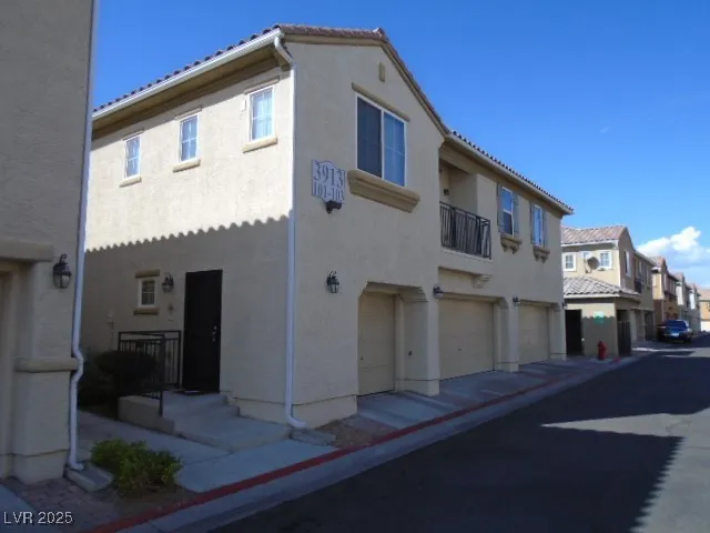 $1,576 | 3913 Sweet Pine Street, Unit 101, Las Vegas, NV 89108