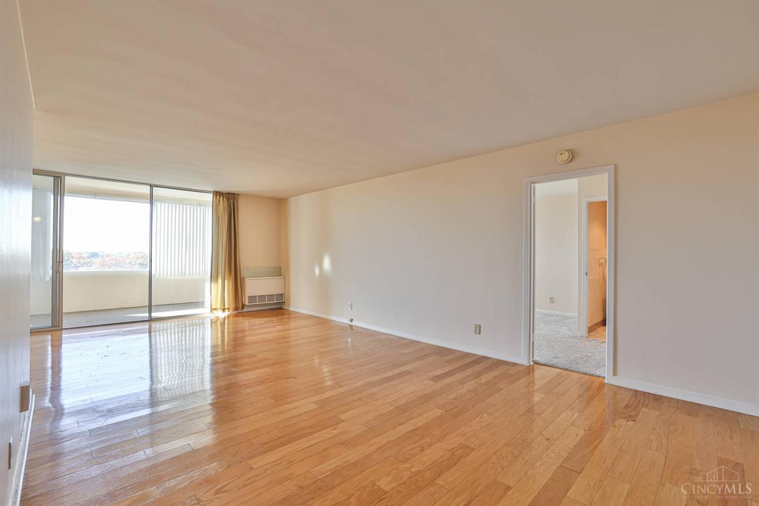 2324 Madison Road, Unit 809 Cincinnati, OH 45208 - Photo 4 of 30 Gallery Image 4