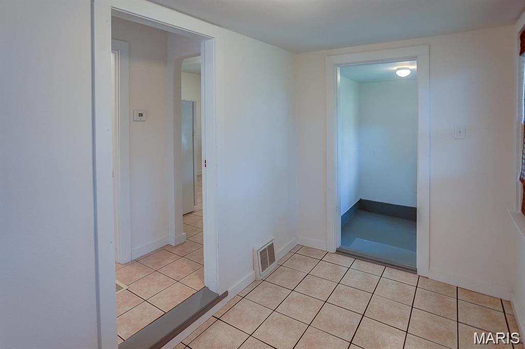 128 South Meridian Road Glen Carbon, IL 62034 - Photo 4 of 11