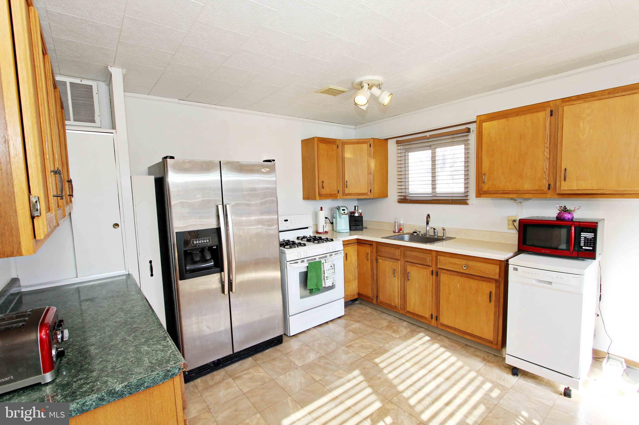 2416 Manor Road York, PA 17408 - Photo 14 of 23