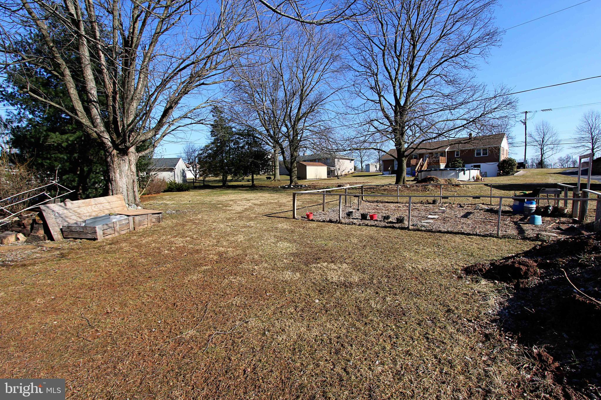 2416 Manor Road York, PA 17408 - Photo 5 of 23