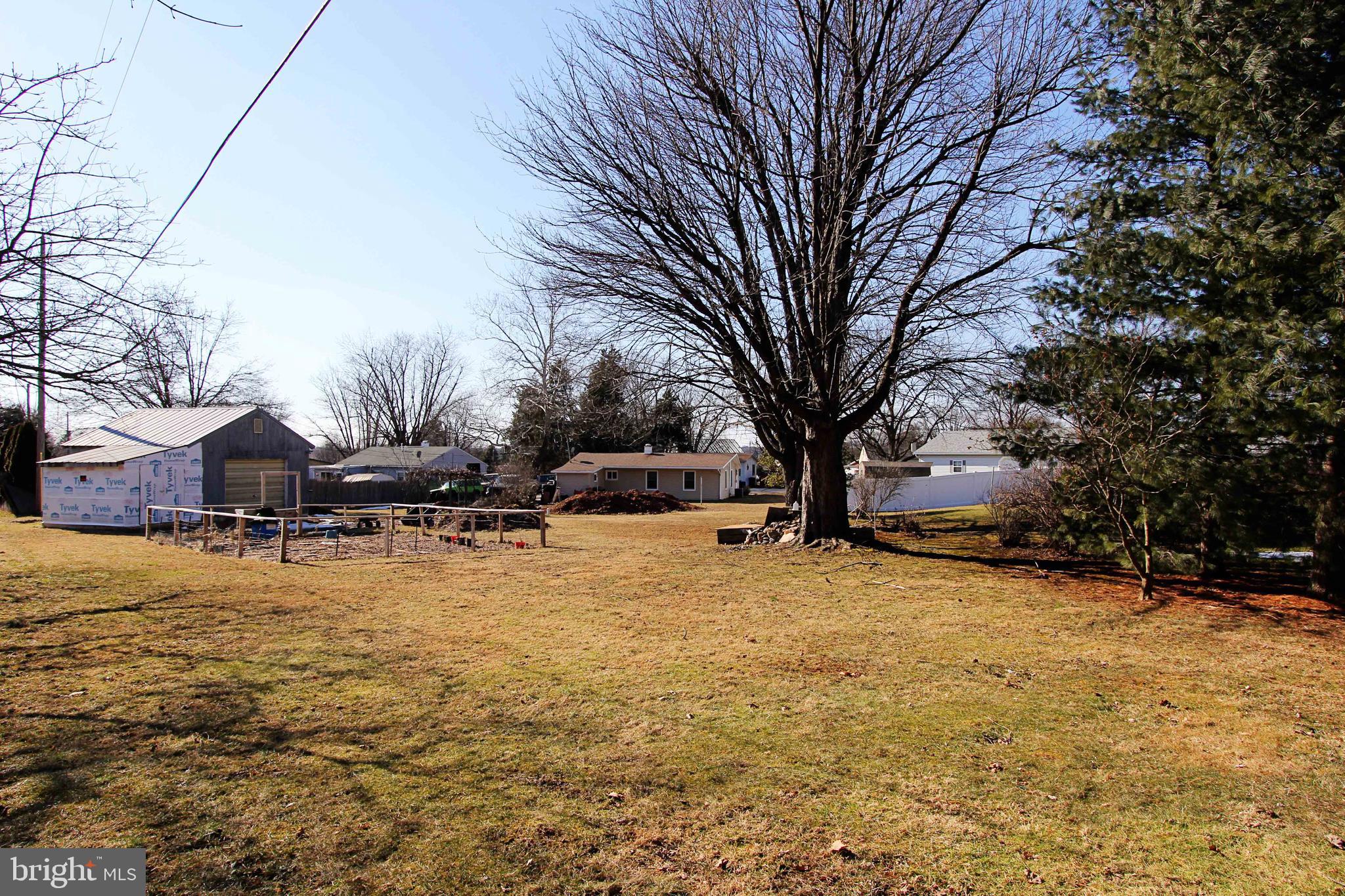 2416 Manor Road York, PA 17408 - Photo 6 of 23