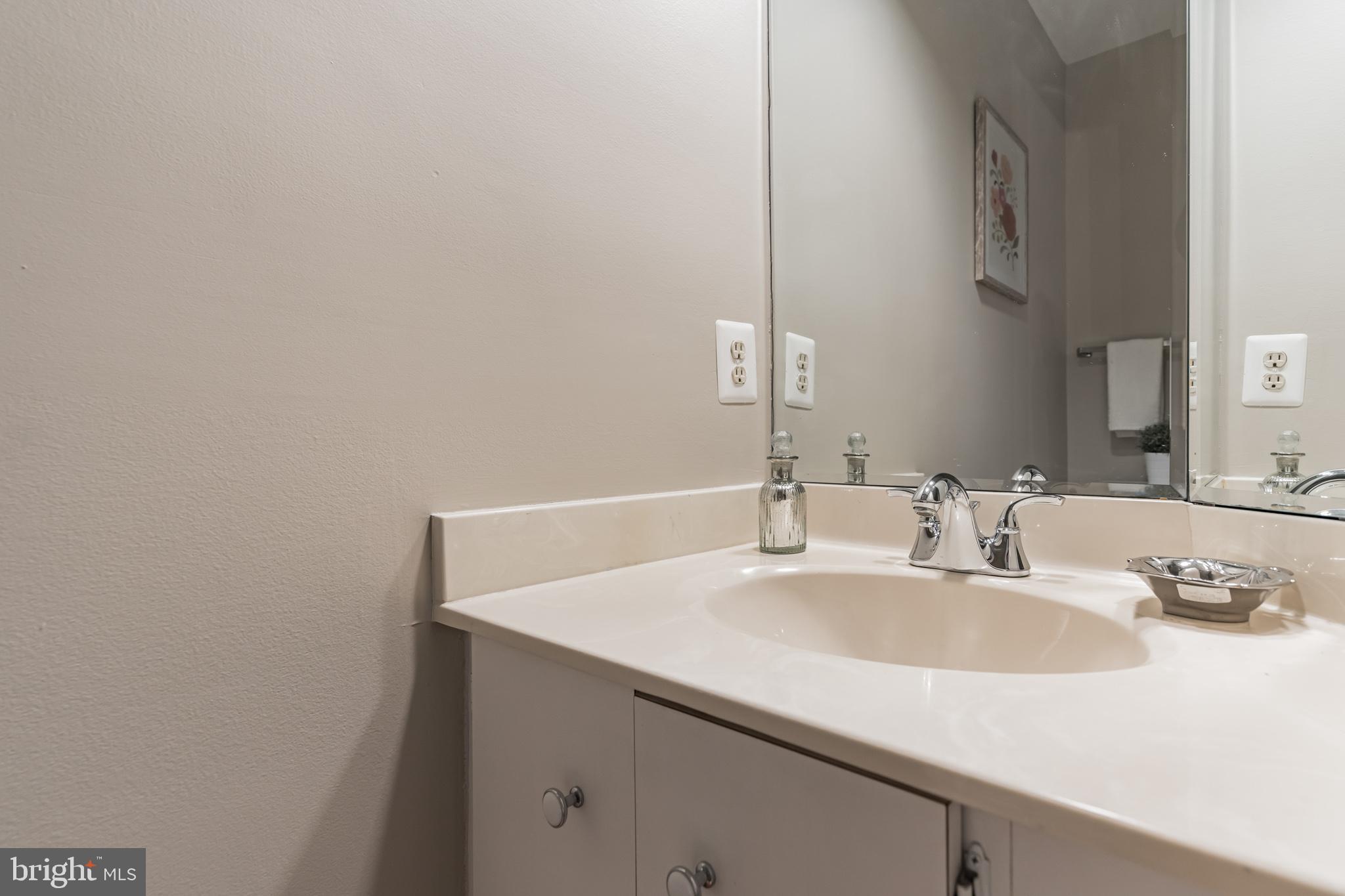 1375 Alderton Lane Silver Spring, MD 20906 - Photo 8 of 28 Powder room main level