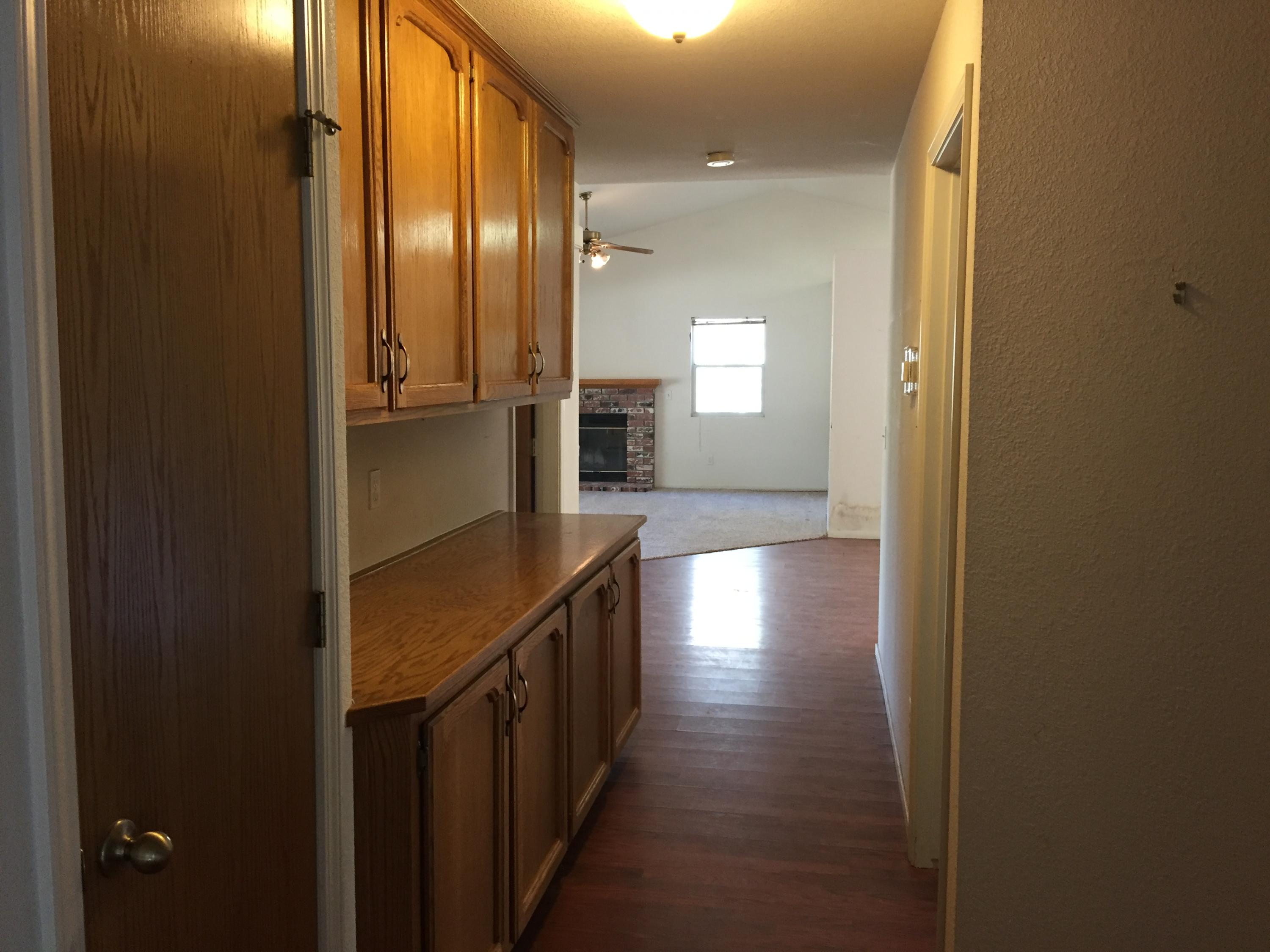 43787 Oak Drive Three Rivers, CA 93271 - Photo 27 of 27 hallway
