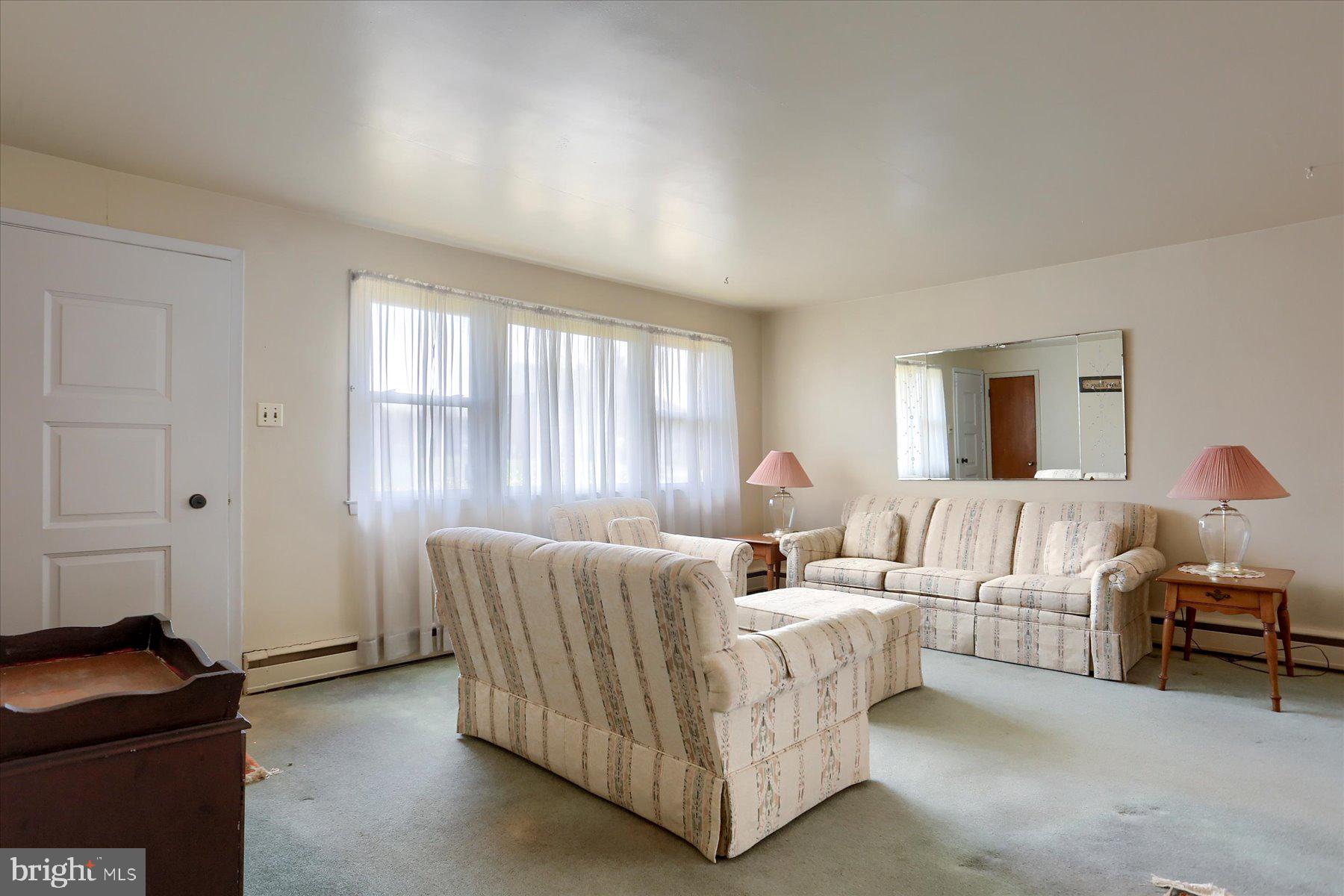 608 Marshall Road Brookhaven, PA 19015 - Photo 3 of 18 Living Room